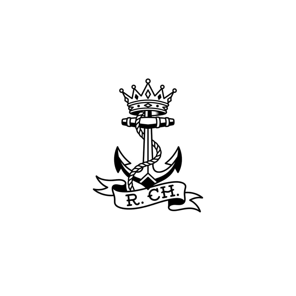 Тату эскиз: Надпись на английском "R. Ch." сверху корона